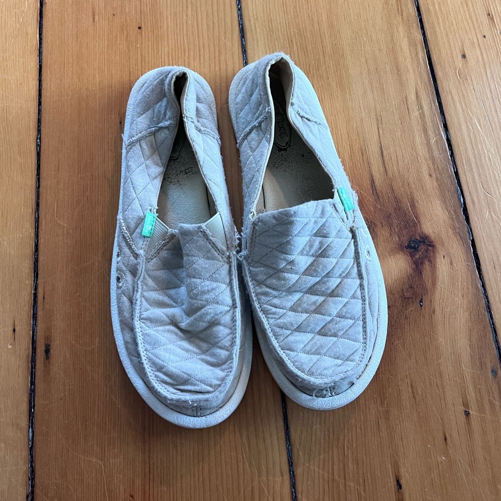 Sanuk Donna quilted women’s